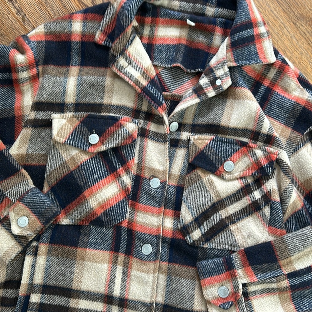 ✨SOLD✨Flannel Shacket - Picture 2 of 3